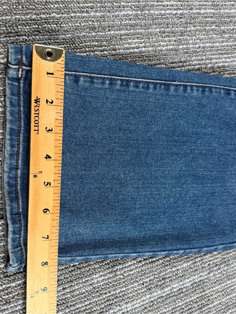 True religion Size 34 Men’s Ricky Straight Legged Jeans